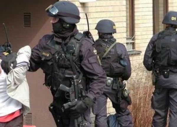 policija