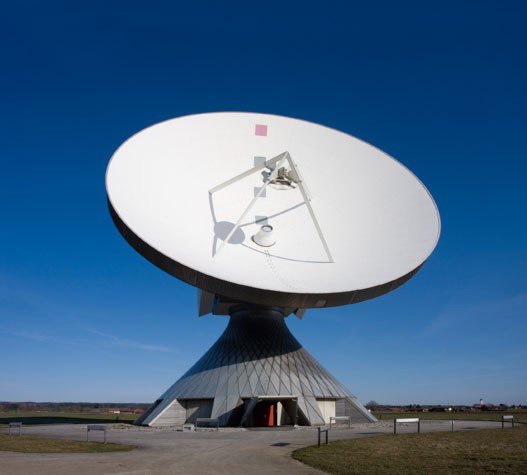 Satelitska antena