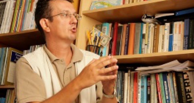 Nakon februara u BiH postoje samo dva konstitutivna naroda: ujedinjena politička oligarhija i ugnjeteni građani