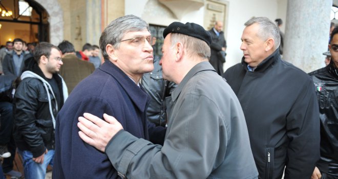 Bajram je prilika da se porodica okupi, a treba se sjetiti i onih koji su daleko