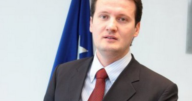 Senad Šepić: Deveti novembar - rušenje zidova dezintegracije