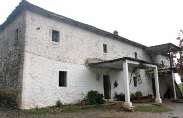 Žuta kuća na Kosovu