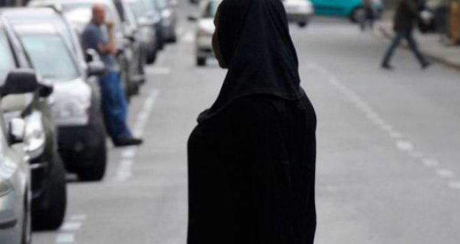 Ispovijest muslimanskog studenta u Americi: Strah me je... Bojim se da će neko pomisliti da u ruksaku nosim bombu...
