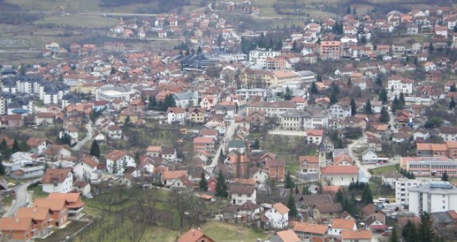 Priveden muškarac jer je pokušao obljubiti 14-godišnju djevojčicu