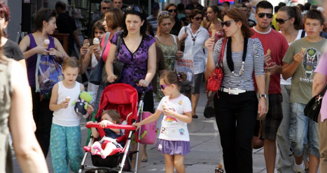 Čekaju neke bolje dane: Mladi u BiH nezainteresovani za brak, a djeca su pravi - luksuz
