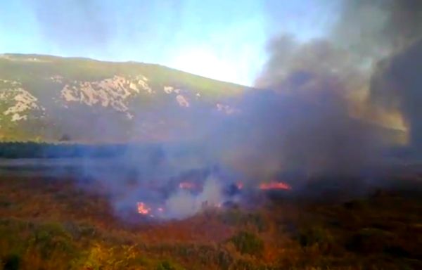 Hutovo blato gotovo iščezlo u vatrenoj stihiji; screenshot: YouTube
