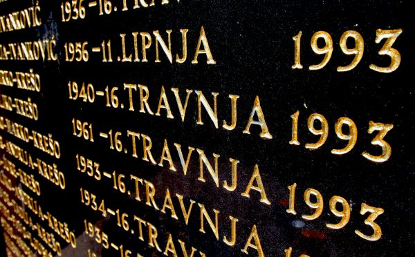 Spomen-obilježje u Trusini; foto: Oslobodjenje.ba