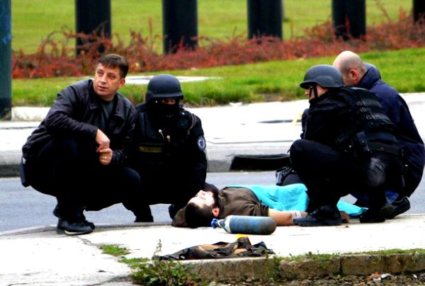 Ranjeni napadač Mevlid Jašarević; foto: Reuters