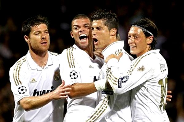 S lijeva nadesno: Xabi Alonso, Pepe, Cristiano Ronaldo i Mesut Oezil; foto: AP 