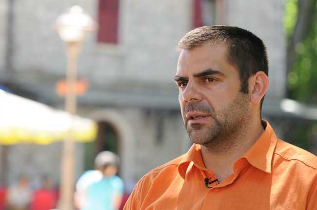 Vlado Ružić, direktor hotela Platani, kaže da Crkva ne rukovodi hotelom, ali joj se podnose izvještaji i računi