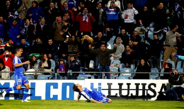 Juan Valera proslavlja veliki pogodak; foto: Reuters