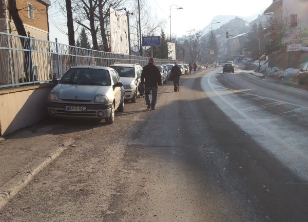 Građani Vraca u borbi protiv trotoarskih siledzija