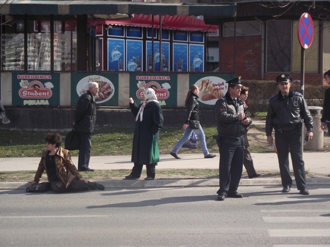 Vozilo udarilo pješakinju u Nedžarićima/ Foto: DEPO PORTAL