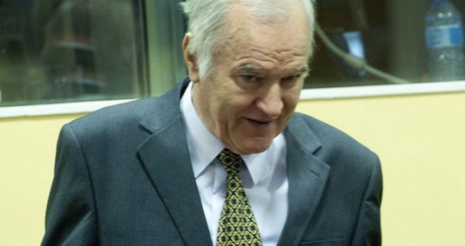 Bosanski Hrvat branio Mladića u Hagu: 'Unprofor je odbio evakuaciju, pomogli su nam Srbi'