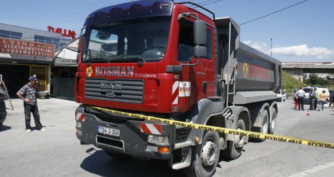 Kamion udario dječaka, prevezen u zeničku bolnicu