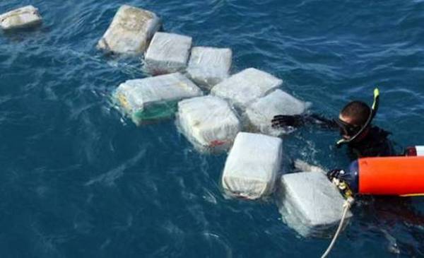 Srušio se avion sa 600 kg kokaina