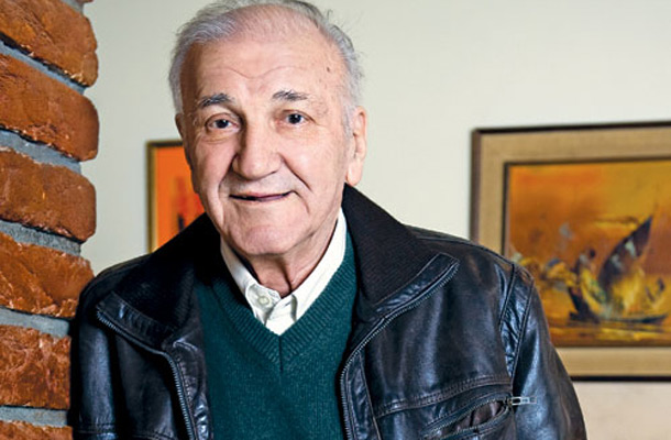 Bata Živojinović