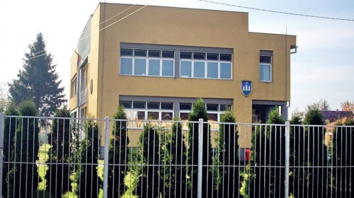 Osnovna škola 'Ivan Gundulić' u Čeneju