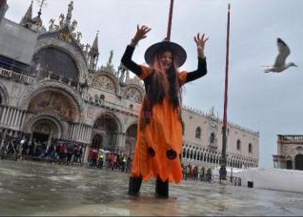 Venecija poplava za Noć vještica 2012