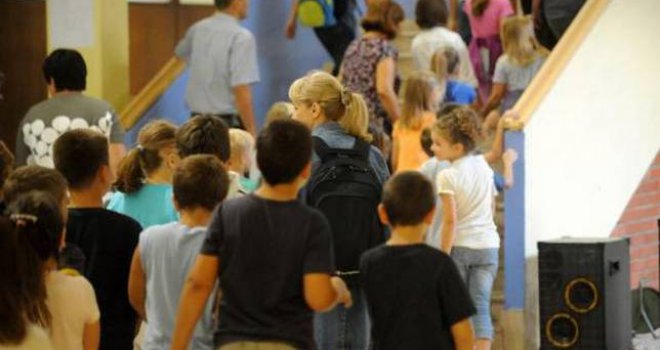 Evo zašto nije dobro da nam djeca u školu idu od osam sati 