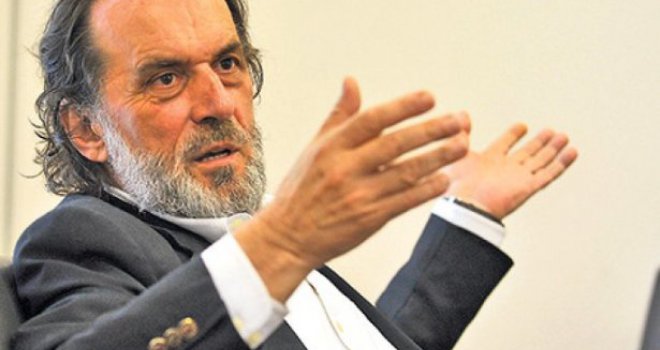 Vuk Drašković: Memorijalni centar Potočari treba napraviti pred Skupštinom Srbije!