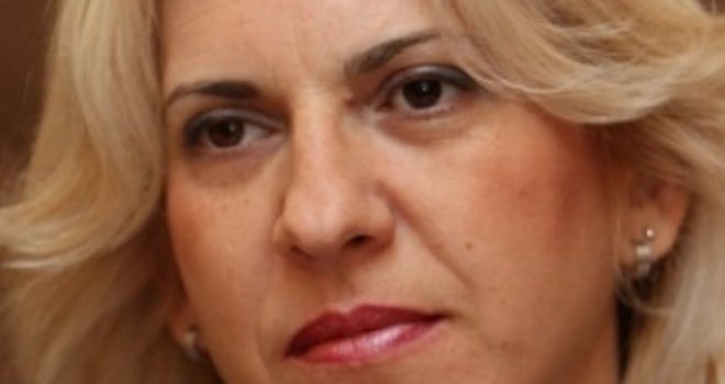 Mora se izvaditi glava iz pijeska i hrabro se suočiti sa prijetnjama i devijacijama sistema