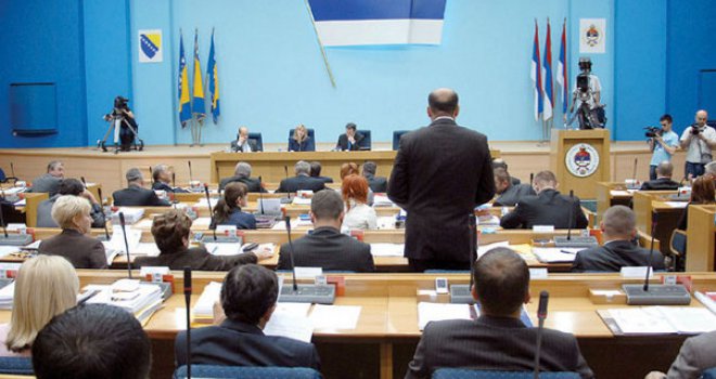 Počela prva sjednica Narodne skupštine RS-a