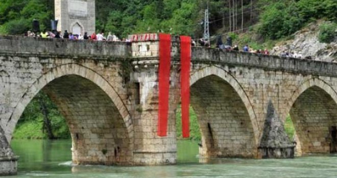 U Višegradu protesti zbog hapšenja osumnjičenih za ratne zločine