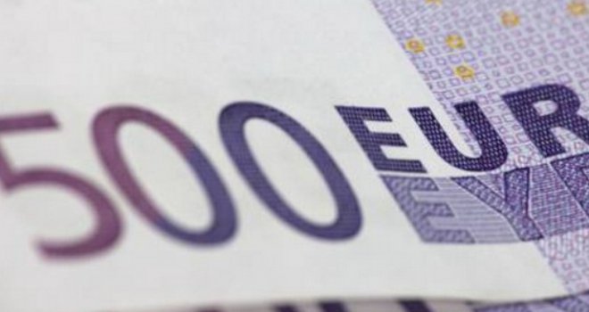 Muškarac se predstavio kao direktor firme čiji je brat imao saobraćajku, a onda...