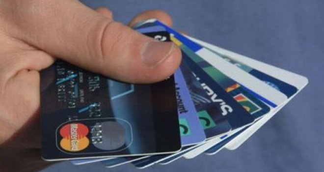 Mladić htio prodati patike preko interneta, lopov mu s računa digao oko 2000 KM