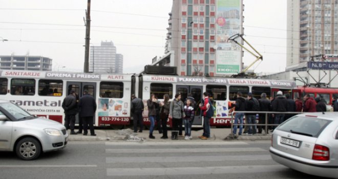 Ženu udario tramvaj na Pofalićima