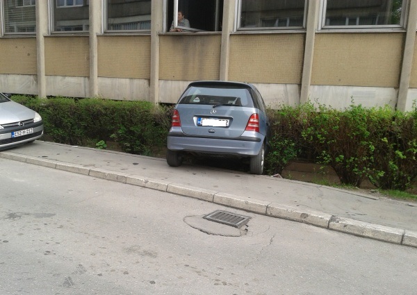 parkiranje pošlo naopako