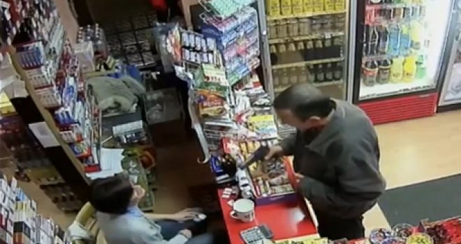 Sarajevo: Uz prijetnju oružjem opljačkana poslovnica BH Pošte i dvije trgovine