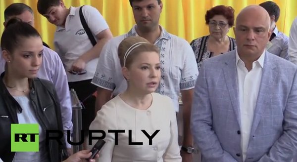 Julija Timošenko sa porodicom na biračkom mjestu 