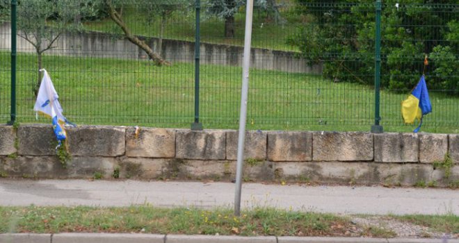 U Mostaru zapaljena zastava BiH!