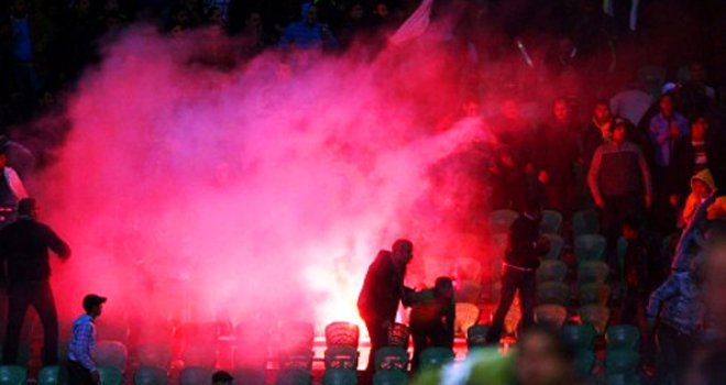 Htjeli su ih žive zapaliti? Stravičan huliganski napad šokirao svijet!