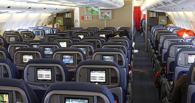 PANIKA: Avion za Split evakuisan jer se putnici uključio vibrator!
