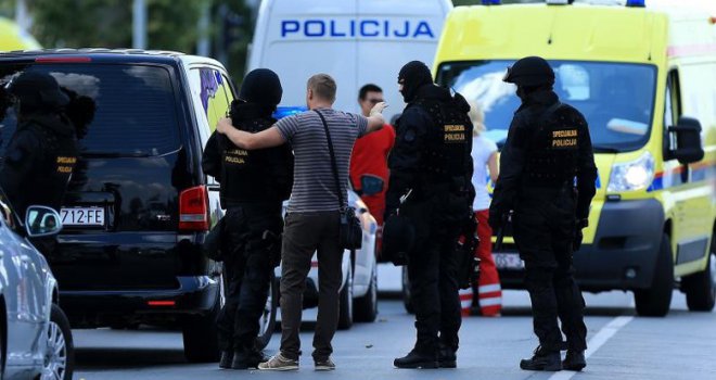 Ubio suprugu i gosta kafića pa presudio i sebi