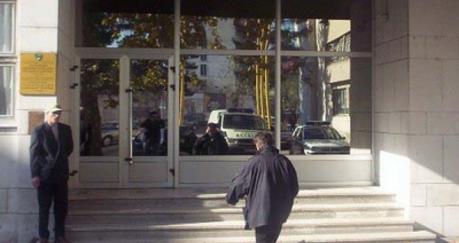 Pokrenuta istraga protiv tri člana menadžmenta JP Šume TK