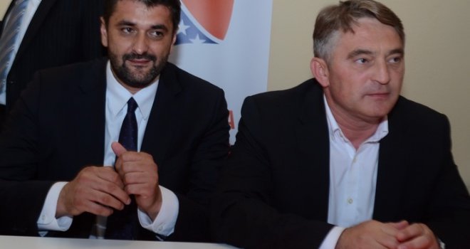 Suljagić nije rođen pod staklenim zvonom. Sva nepravda koja je zadesila ovaj narod, zadesila je i njega...