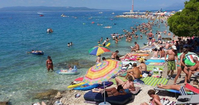 Žena se utapala kod Makarske: Policija pucala u zrak da dozove brod