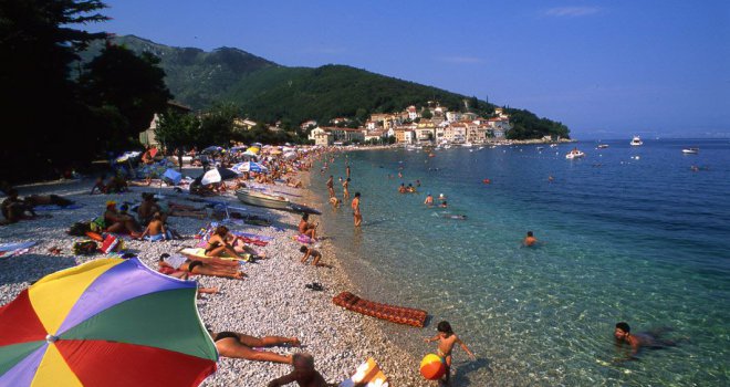 Hrvatska policija bez milosti, turiste vrebaju i naplaćuju im ogromne kazne