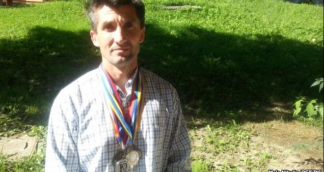 Bivši atletski reprezentativac štrajka glađu ispred Vlade TK: 'Ovo je sramota, ja nisam igračka!'