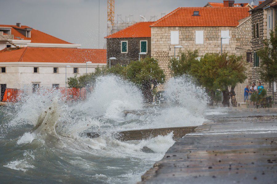 kastel-stari-nevera1-cropix