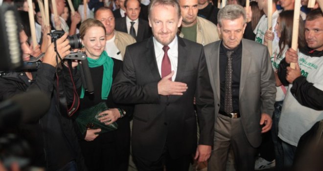 Bakir Izetbegović u Banovićima: Dosta je bilo avantura i lažnih obećanja!