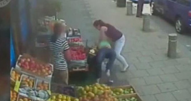 Brutalan napad na ulici: Žena napala prolaznicu usred bijela dana