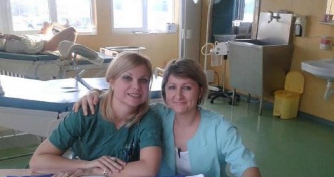 Doktorice se slikale ispred gole žene koja se porađa, pa fotografiju objavile na Facebooku!