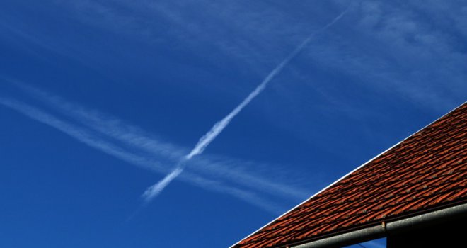 Panika u hercegovačkim selima: Misteriozna bijela paučina pala po kućama
