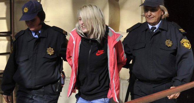 Arnela Ožegović optužena za ranjavanje momka: Pucala mu u prepone u sobi punoj ljudi!