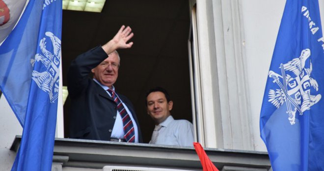 Šešelj: Moja sloboda će potrajati dok s vlasti ne skinemo Nikolića i Vučića!